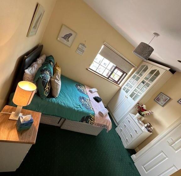 标准间, Edwards Cosy B&b