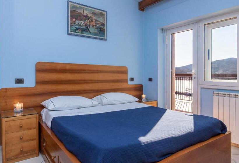 اتاق استاندارد با چشم‌انداز دریا, Dal Sandro B&b