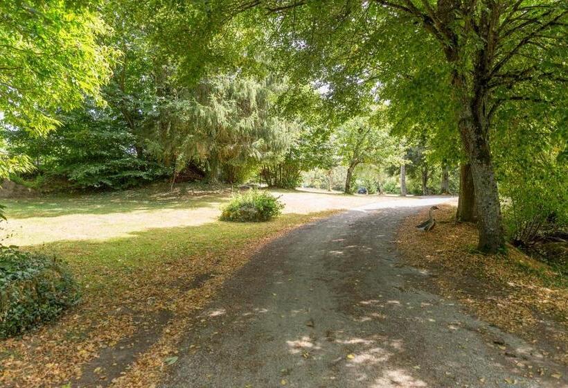 Номер Стандарт Вид на Сад, Chambres Et Table D Hôtes Floromel La Souterraine En Rez De Chaussee