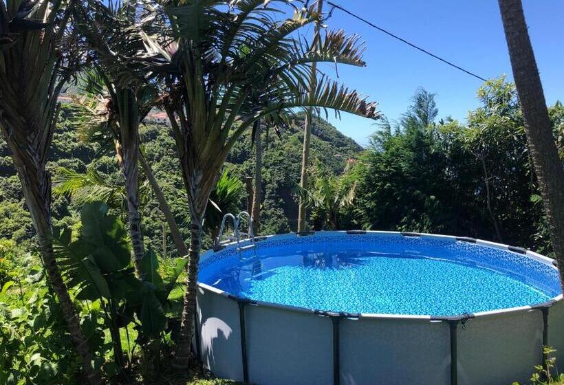 Quarto Estandar Vista Montanha, Maderedocevida