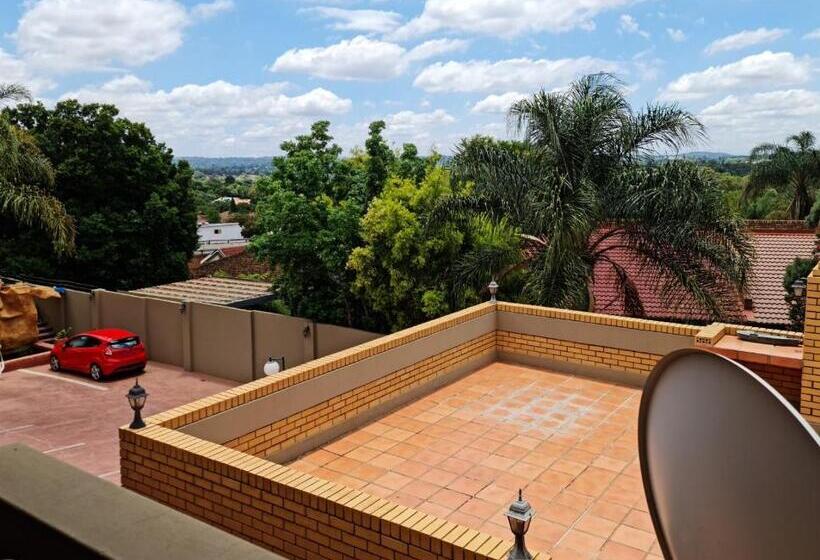 Quarto Estandar com Sacada, Casa De Jardim Guesthouse