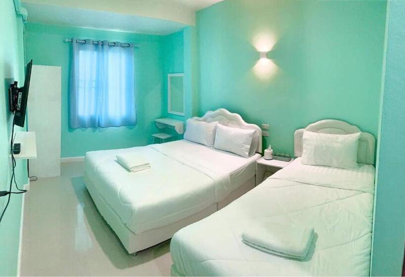 エコノミートリプルルーム, Lomluang Hostel&