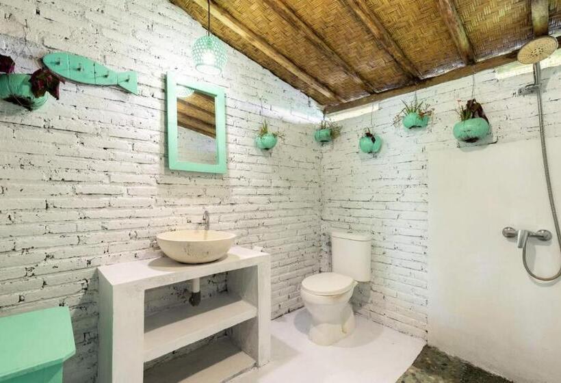 Номер Стандарт Вид на Бассейн, Bali Brothers Guesthouse
