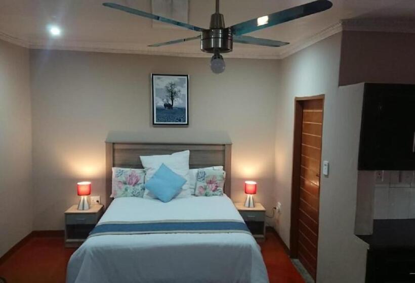 استودیوی استاندارد, Svh Bush Lodge