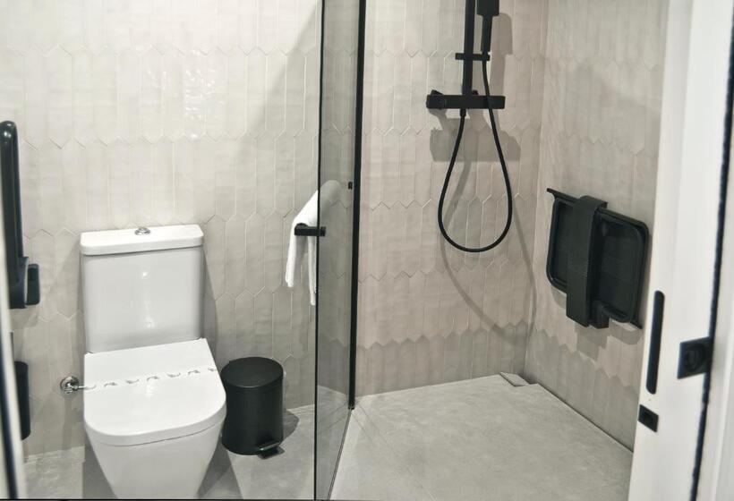 استودیوی استاندارد, Aparthotel El Cargol