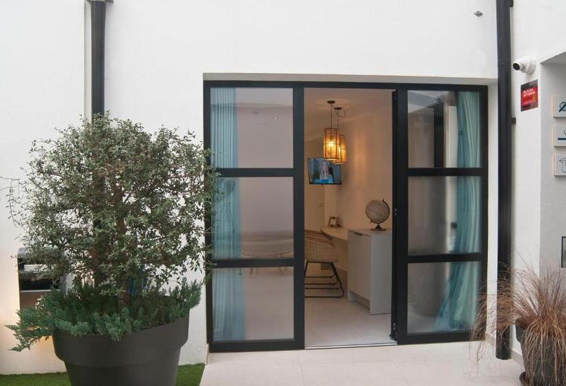 استودیوی استاندارد, Aparthotel El Cargol