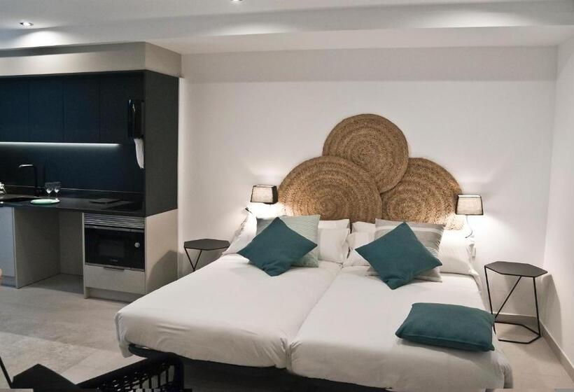استودیوی استاندارد, Aparthotel El Cargol