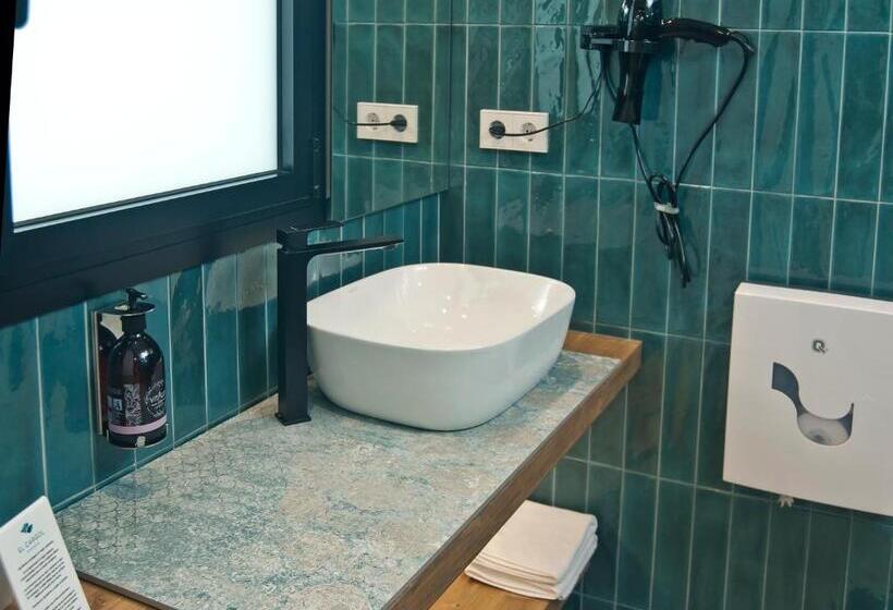 استودیوی استاندارد, Aparthotel El Cargol