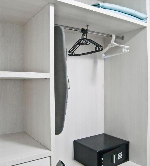 استودیوی استاندارد, Aparthotel El Cargol
