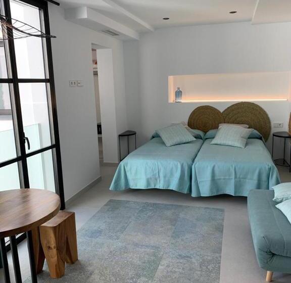 استودیوی استاندارد, Aparthotel El Cargol