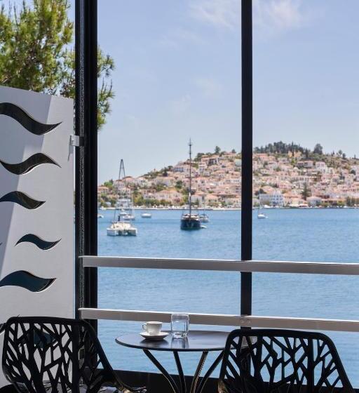 سوییت جونیور با چشم‌انداز دریا, Xenia Poros Image