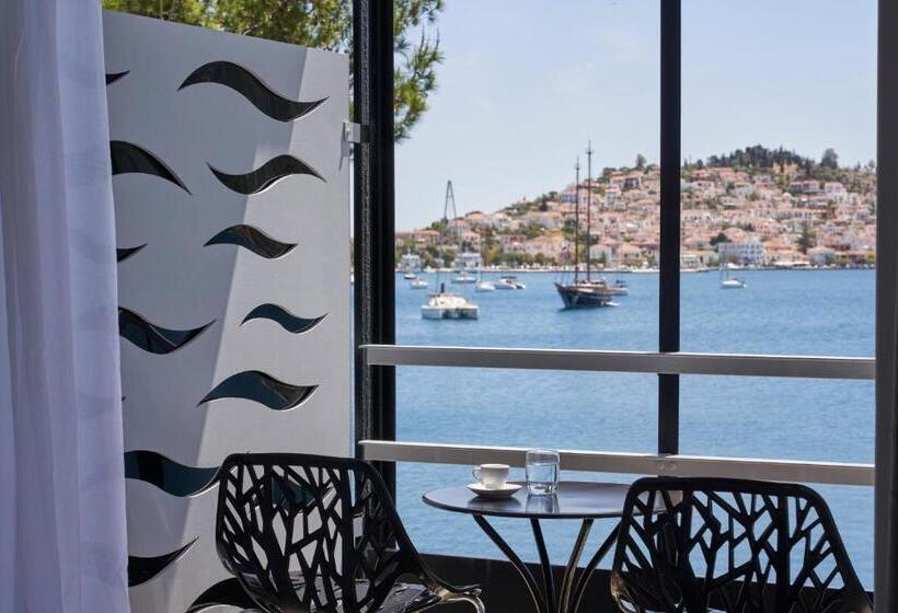 سوییت جونیور با چشم‌انداز دریا, Xenia Poros Image