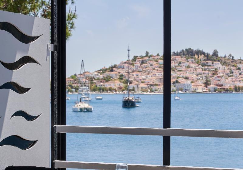 سوییت جونیور با چشم‌انداز دریا, Xenia Poros Image