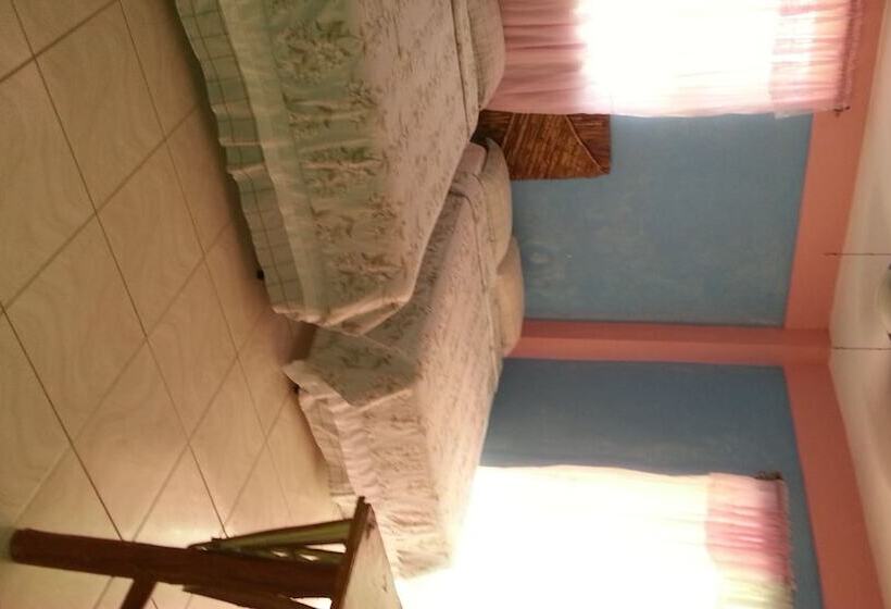 Habitación Estándar, La Delphina Bed And Breakfast Bar And Grill