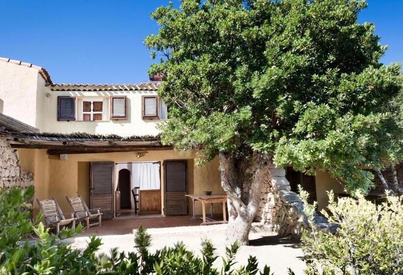 آپارتمان 2 خوابه با چشم‌انداز دریا, Residenza Capriccioli