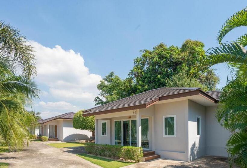 سوییت خانوادگی, Akard Private Villas Sattahip