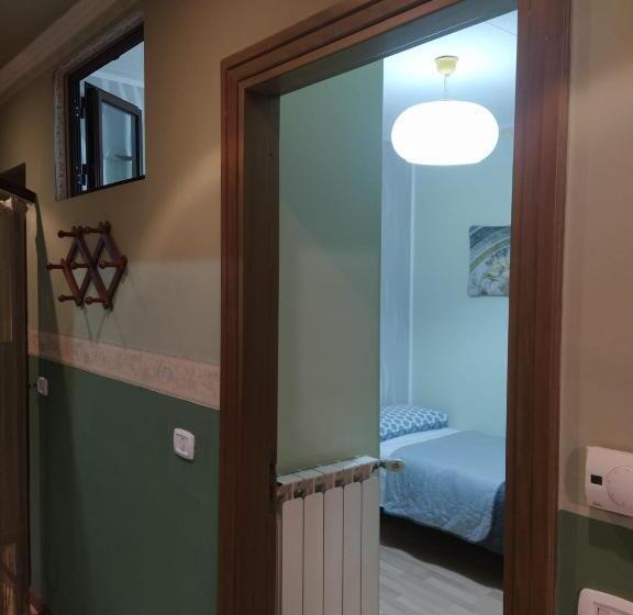 اتاق استاندارد یک تخته با سرویس بهداشتی مشترک, B&b L Oasi Del Vulture
