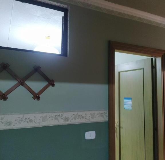 اتاق استاندارد یک تخته با سرویس بهداشتی مشترک, B&b L Oasi Del Vulture