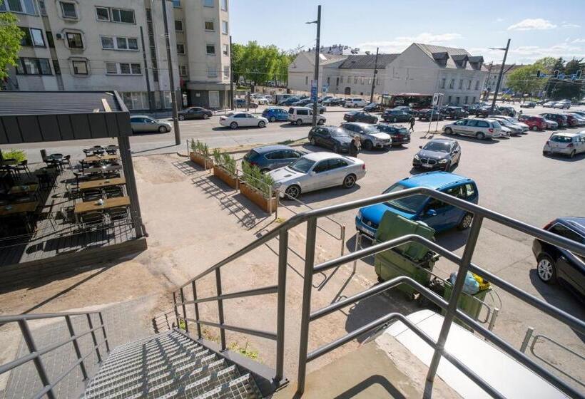 1 Bedroom Penthouse Apartment, House 22a Apartments