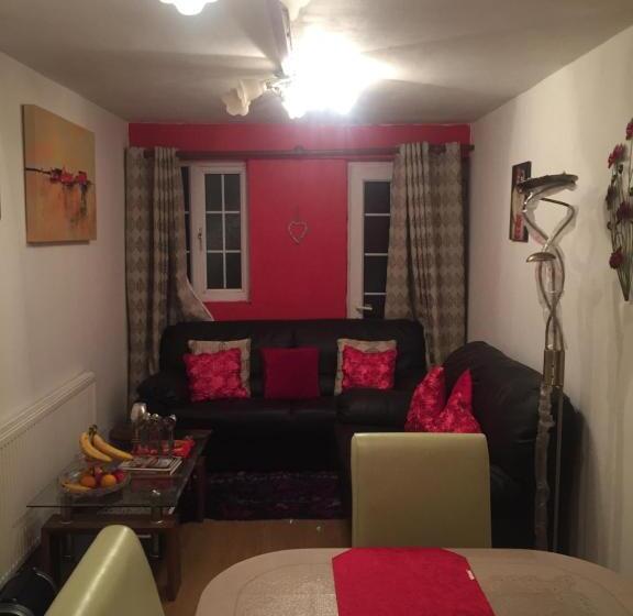 اتاق لوکس با تخت بزرگ, Beautiful Bungalow Home Droitwich Spa