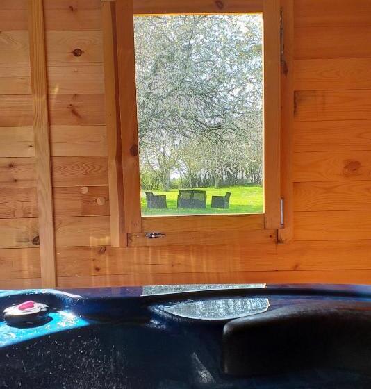 Family Suite, La Berrycurienne Proche Du Zoo De Beauval Saint Aignan Avec Sdb, Wc Et Spa Privatif Pour Chaque Cham