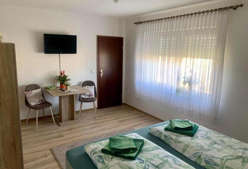 Номер Стандарт, Haus Am Burghain