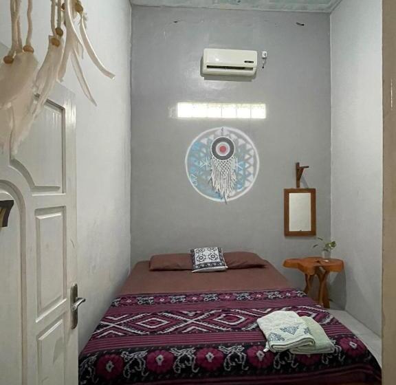 اتاق لوکس, Loyal Friend Hostel Karimunjawa