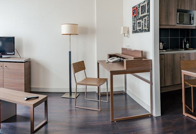 Студия Стандарт, Comfort Aparthotel Saint Etienne