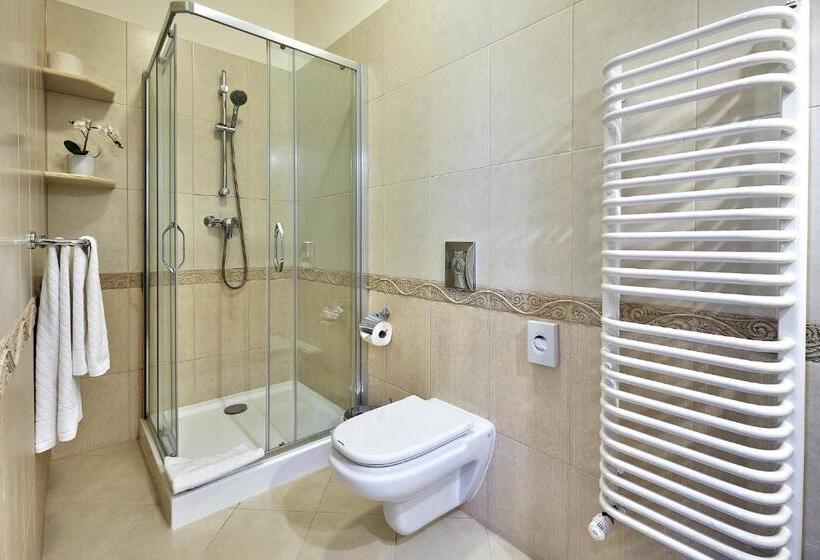 اتاق لوکس, Grand Hotel Stamary