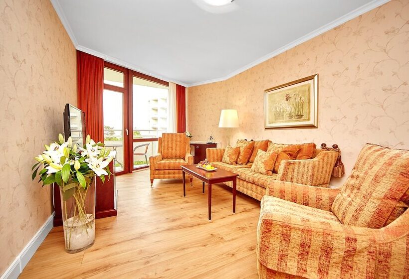Полулюкс, Cliff Hotel Rügen