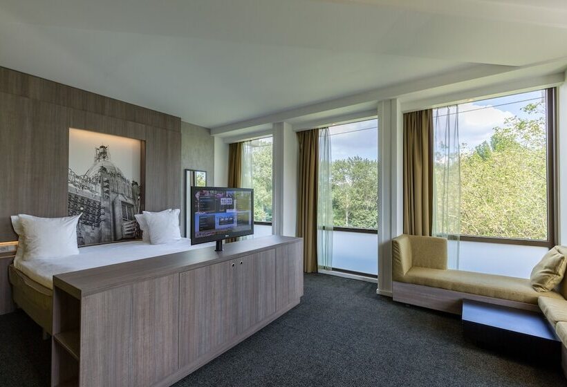 اتاق اجرایی با تخت بزرگ, Leonardo Hotel Amsterdam Rembrandtpark