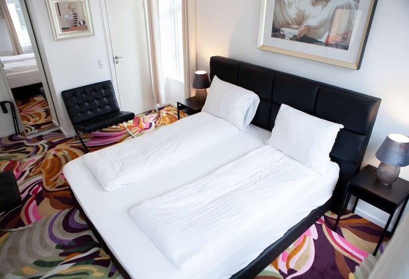 Номер Стандарт, A Hotels City