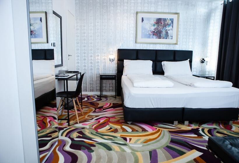 Номер Стандарт Трехместный, A Hotels City