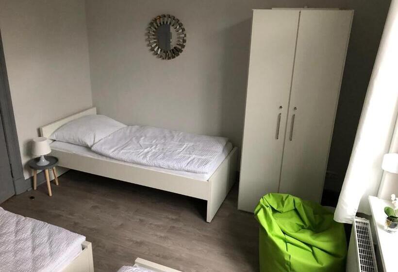 Quarto Triplo Deluxe, Meierstrasse