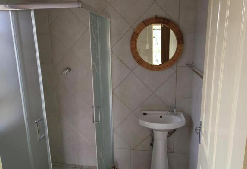 디럭스 룸, Sibahlenomhlambi Guesthouse