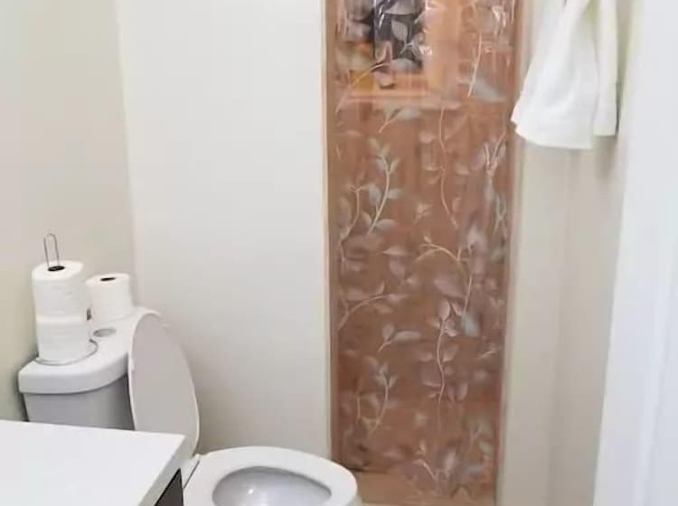 标准三人间, Private Rooms, Free Parking, Full Kitchen, Best Prices In Town  York University Heights