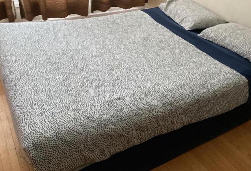 家庭间, Private Rooms, Free Parking, Full Kitchen, Best Prices In Town  York University Heights
