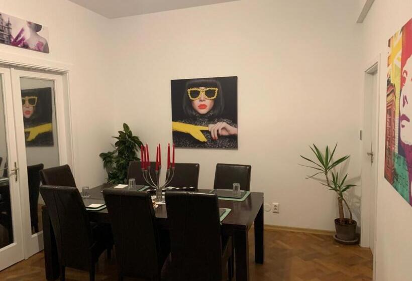 اتاق استاندارد یک نفره, Bucarest B&b