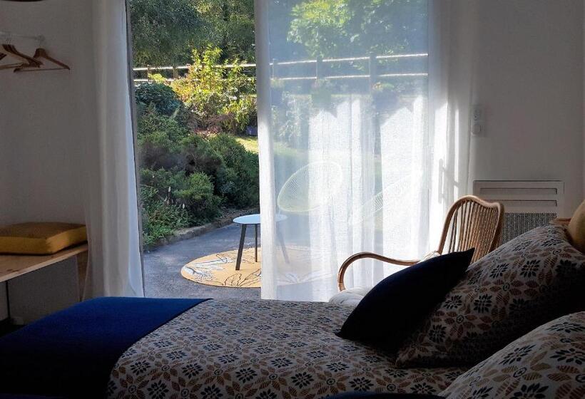 标准间带露台, Les Jardins Du Cloestro