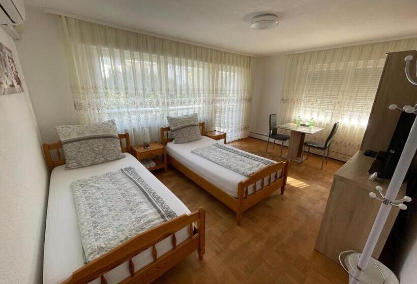 Habitación Estándar Vista Jardín, Nita