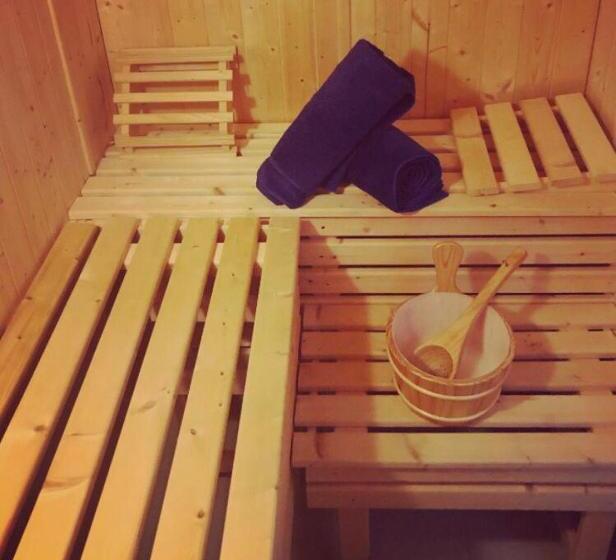 Апартаменты Superior 1 Спальня, Forest Path Luxury Studio Apartment With Large Bedroom Bathroom And Sauna Sleeps Up To 4