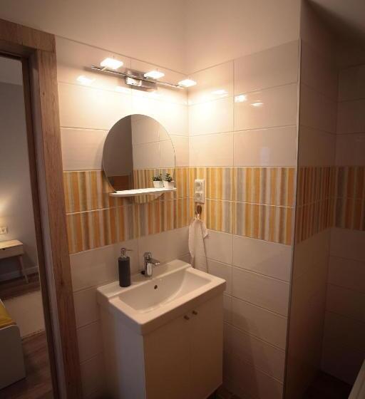 Номер Deluxe, Airport Almáskert Panzió
