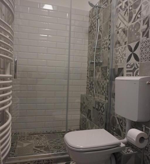 Семейный Номер, Airport Almáskert Panzió