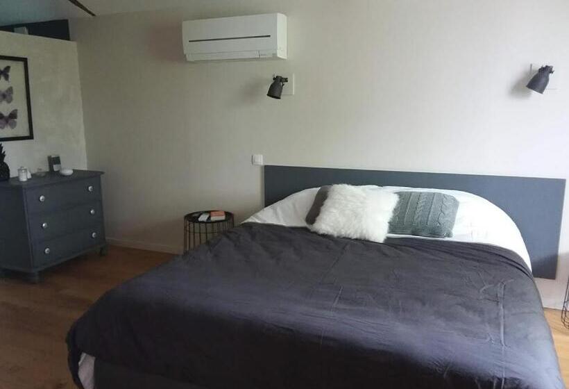 Номер Стандарт Вид на Бассейн, Ferme Gribeshaoutes Maison D Hotes