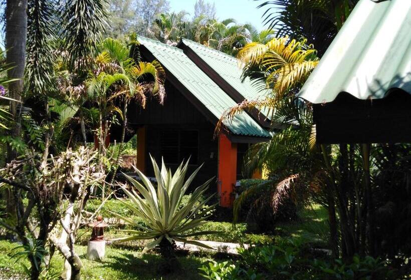 ویلای استاندارد با چشمانداز باغ, Sanuk Bungalow