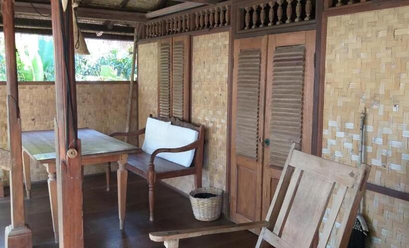 Номер Deluxe Вид на Море с Балконом, Ida S Homestay
