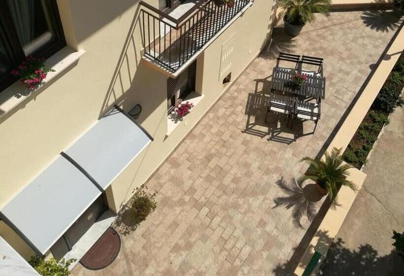 Номер Стандарт Трехместный, Casa Kati