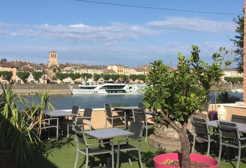 سوئیت با چشم‌انداز رودخانه, Domaine Des Jardins De La Saône