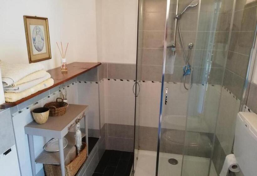 اتاق استاندارد, Bed And Breakfast Aurora
