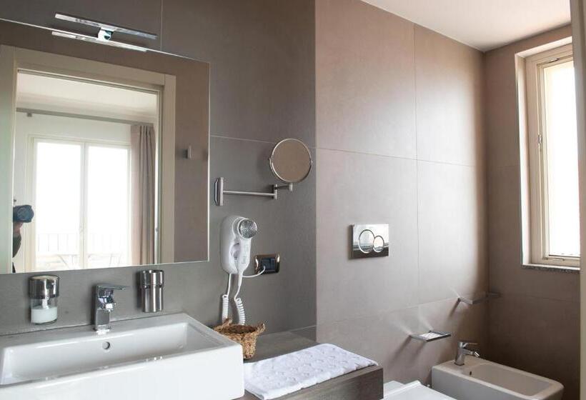 オーシャンビューデラックスルームバルコニー付き, Torrevarata   Guest Rooms
